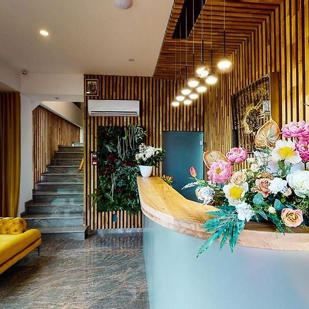 Hotel Angel Sofia Falticeni Bagian luar foto