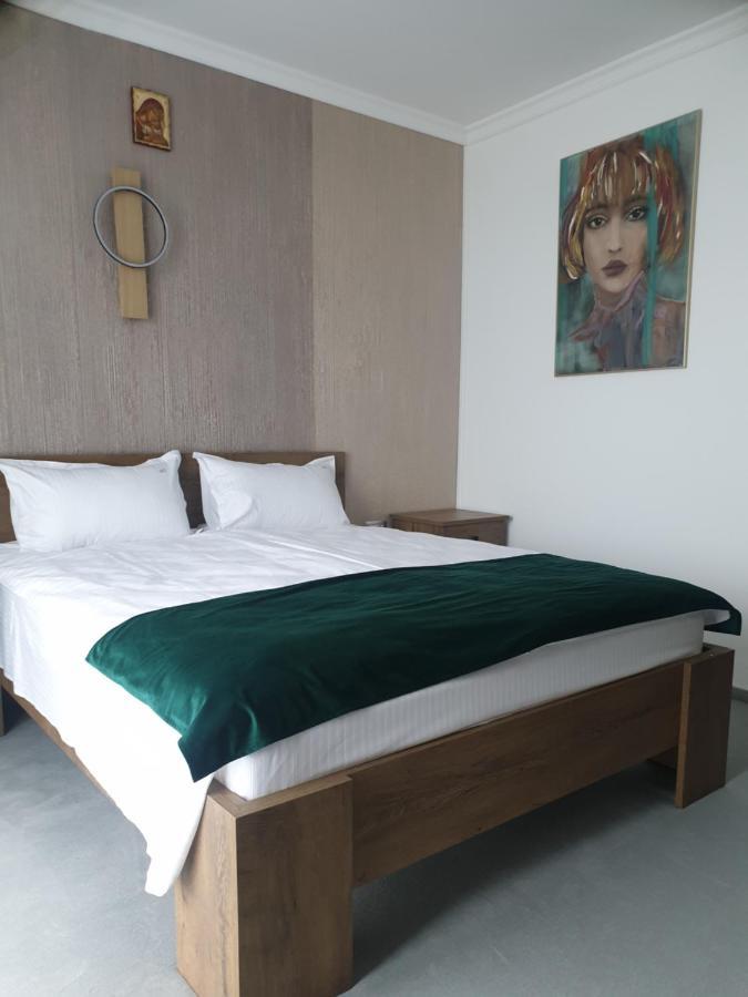 Hotel Angel Sofia Falticeni Bagian luar foto