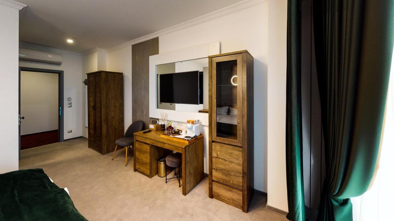 Hotel Angel Sofia Falticeni Bagian luar foto