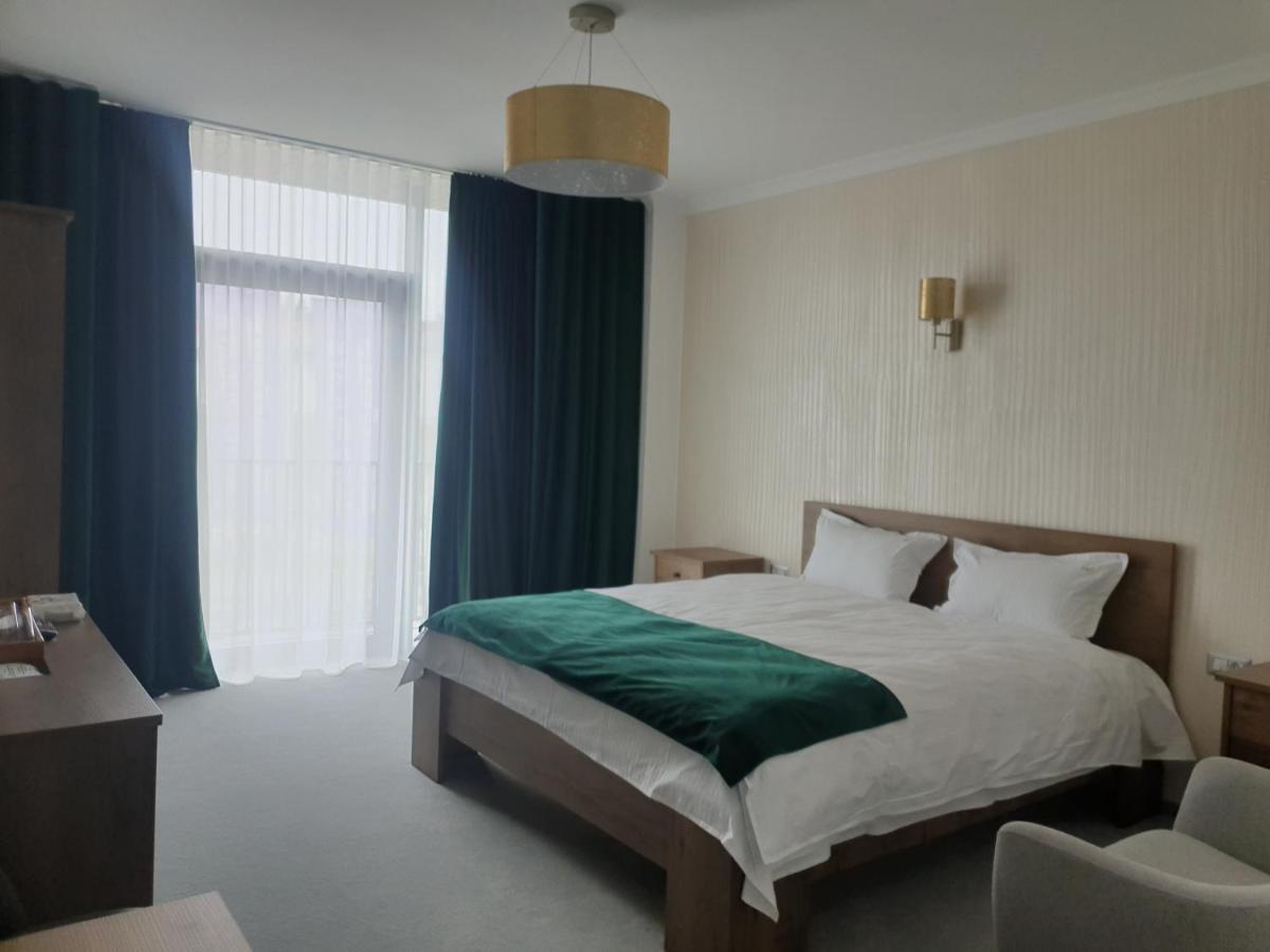 Hotel Angel Sofia Falticeni Bagian luar foto