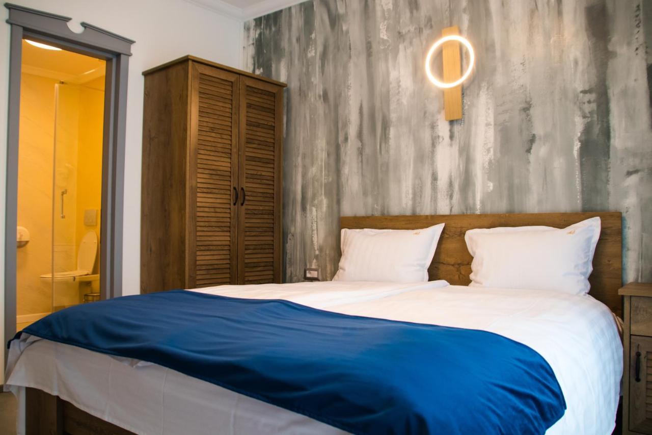 Hotel Angel Sofia Falticeni Bagian luar foto