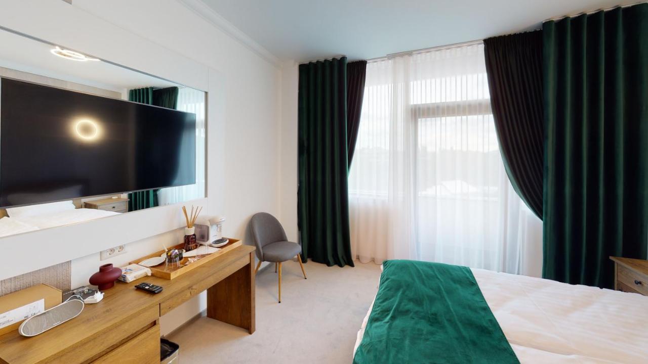 Hotel Angel Sofia Falticeni Bagian luar foto