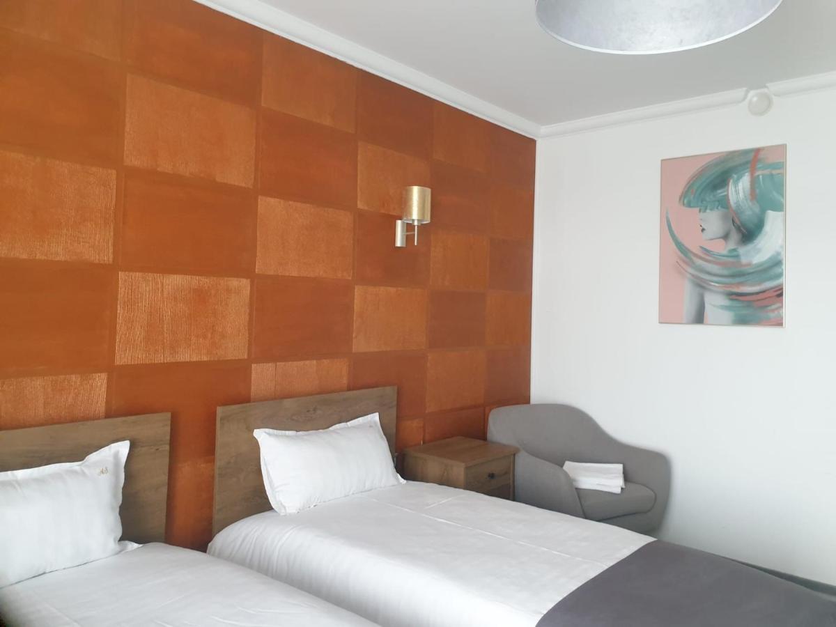 Hotel Angel Sofia Falticeni Bagian luar foto